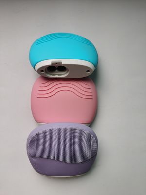 Amigável para a pele Soft Silicone Instrumentos de limpeza vibração escova de massagem
