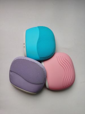 Amigável para a pele Soft Silicone Instrumentos de limpeza vibração escova de massagem