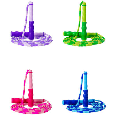 Corda de saltar Corda de nylon de contas suaves com comprimento ajustável e alças onduladas projetadas para exercício moderado e fitness infantil Corda de saltar