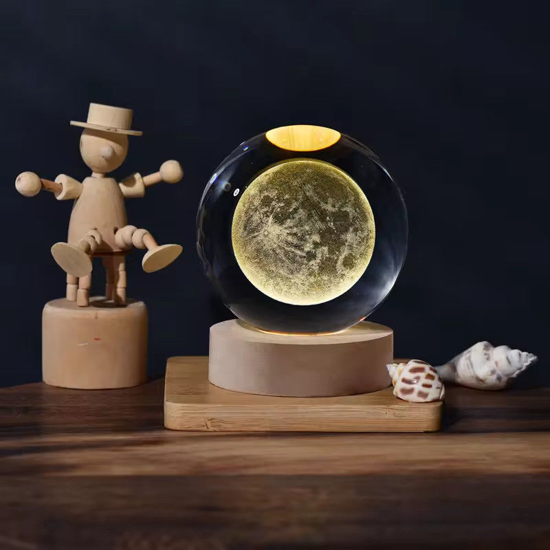 6cm 3D Art Crystal Ball Night Light Birthday Gift Night Light Base de luz de madeira Lâmpada de mesa Decoração